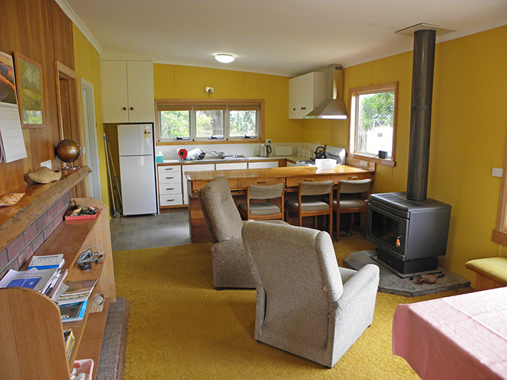Lounge/ Kitchen